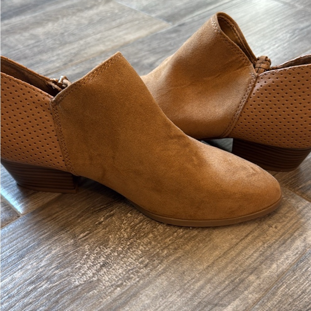 Old Navy Brown Ankle Booties - Picture 1 of 1